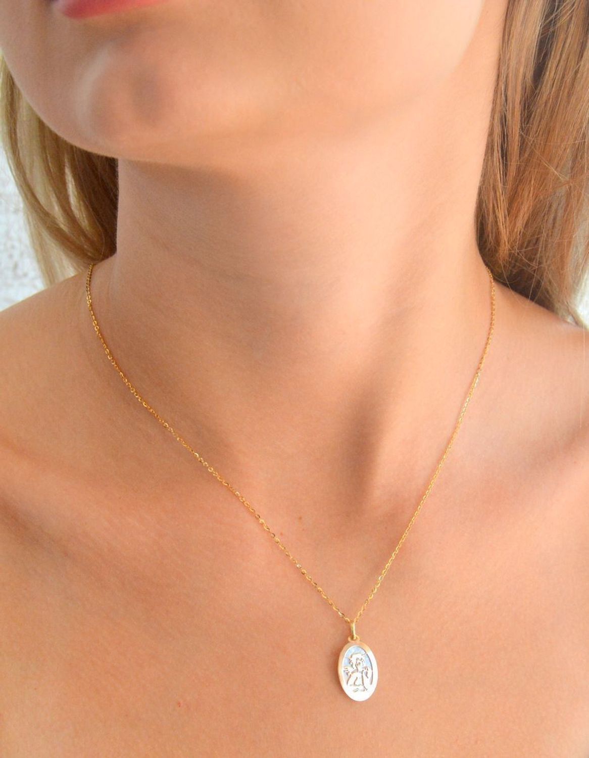 Łańcuszek złoty ankier próba 375, LA 546A 375 0,5mm Złoty łańcuszek ankier wykonany z żółtego złota próby 375. Łańcuszki to uniwersalne dodatki, które sprawdzają się na każdą 1.jpg